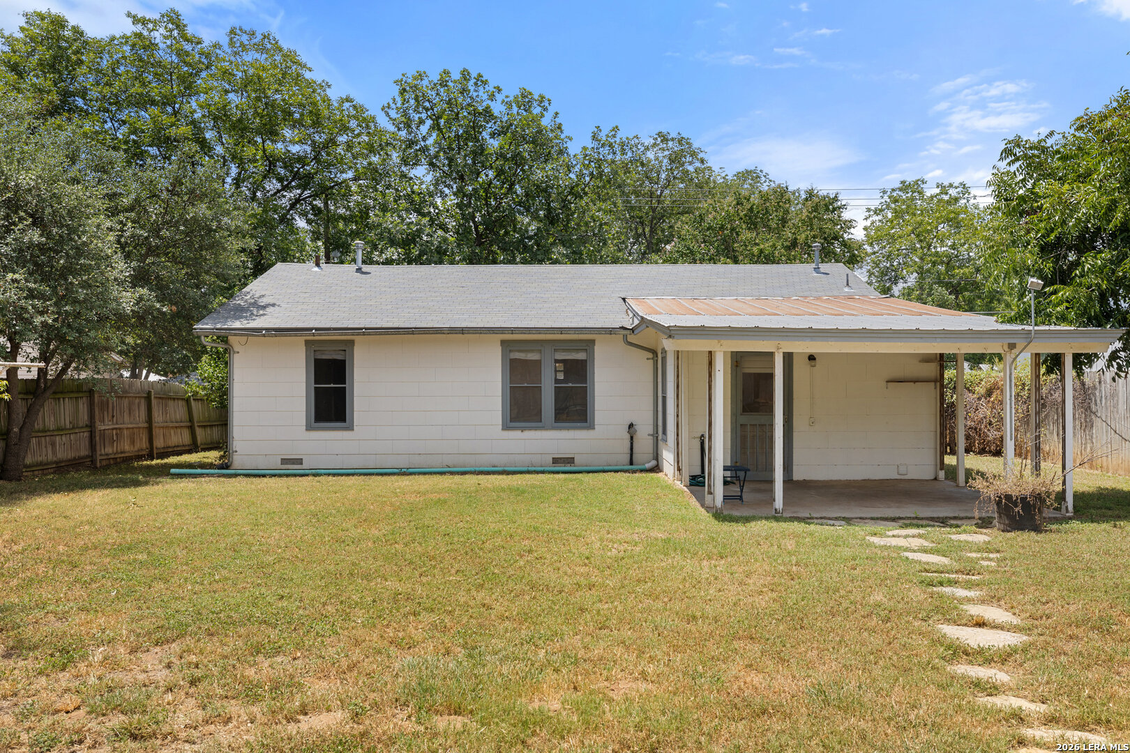 106 W Mulberry Fredericksburg TX 78624