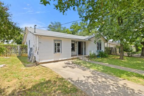 106 W Mulberry Fredericksburg TX 78624