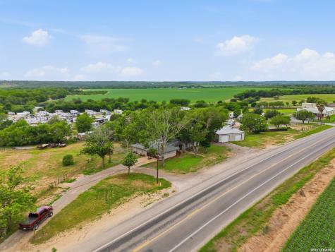 1195 Fm 471 N Castroville TX 78009