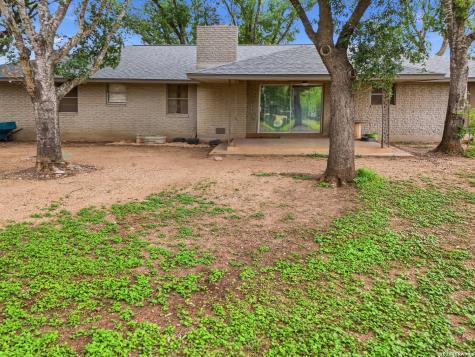 1195 Fm 471 N Castroville TX 78009