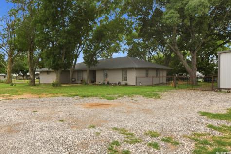 1195 Fm 471 N Castroville TX 78009