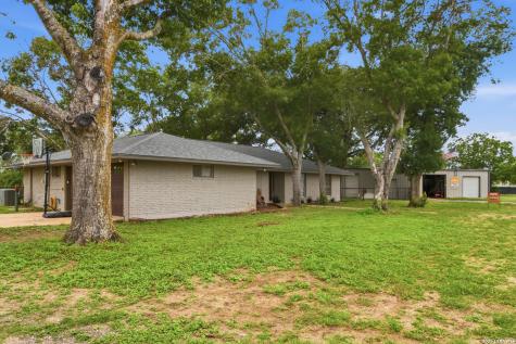 1195 Fm 471 N Castroville TX 78009