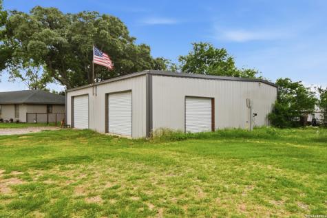 1195 Fm 471 N Castroville TX 78009