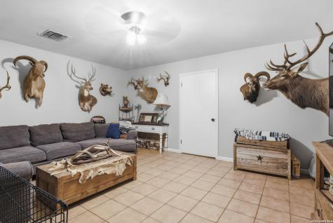 1195 Fm 471 N Castroville TX 78009