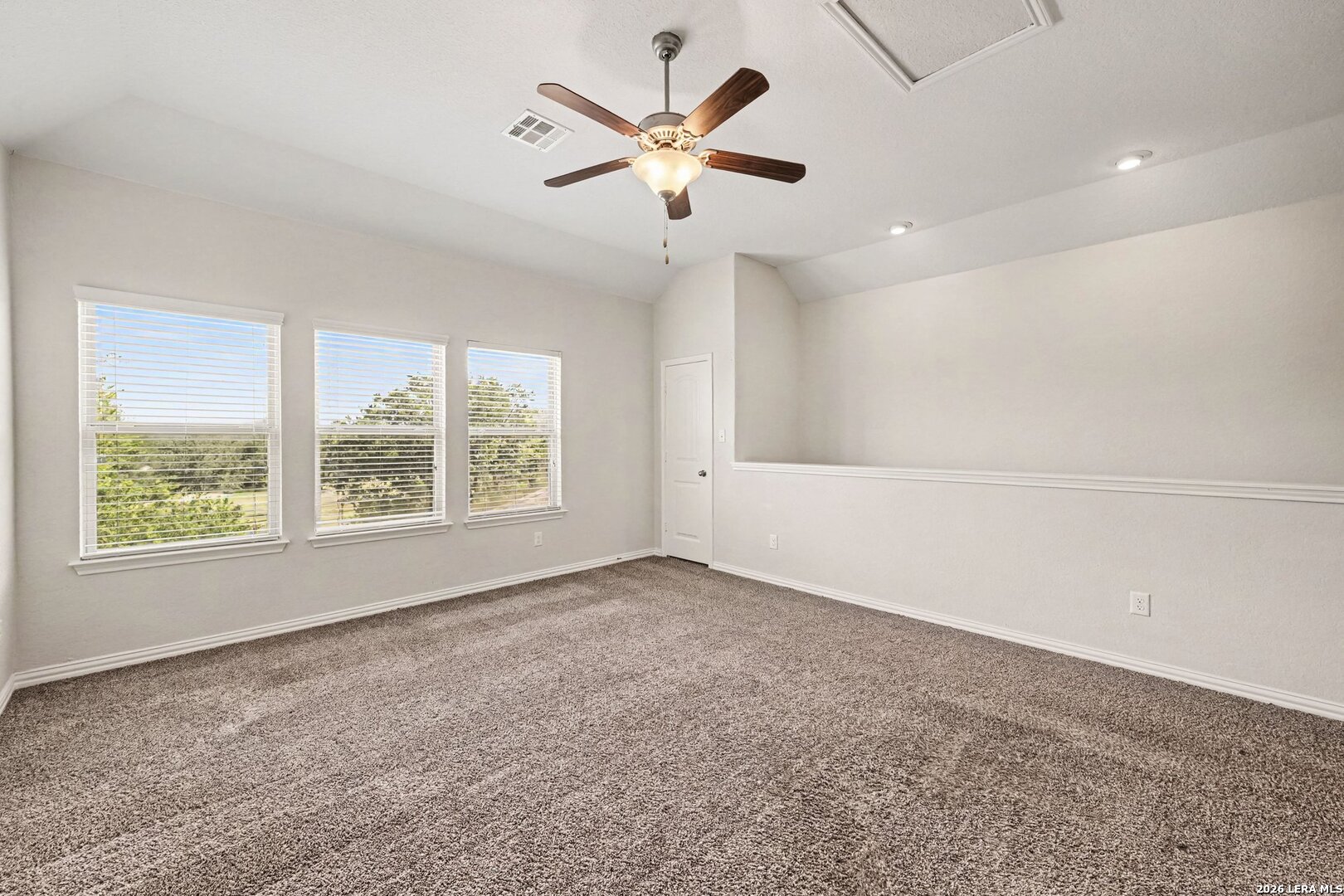 6043 Akin Song San Antonio TX 78261