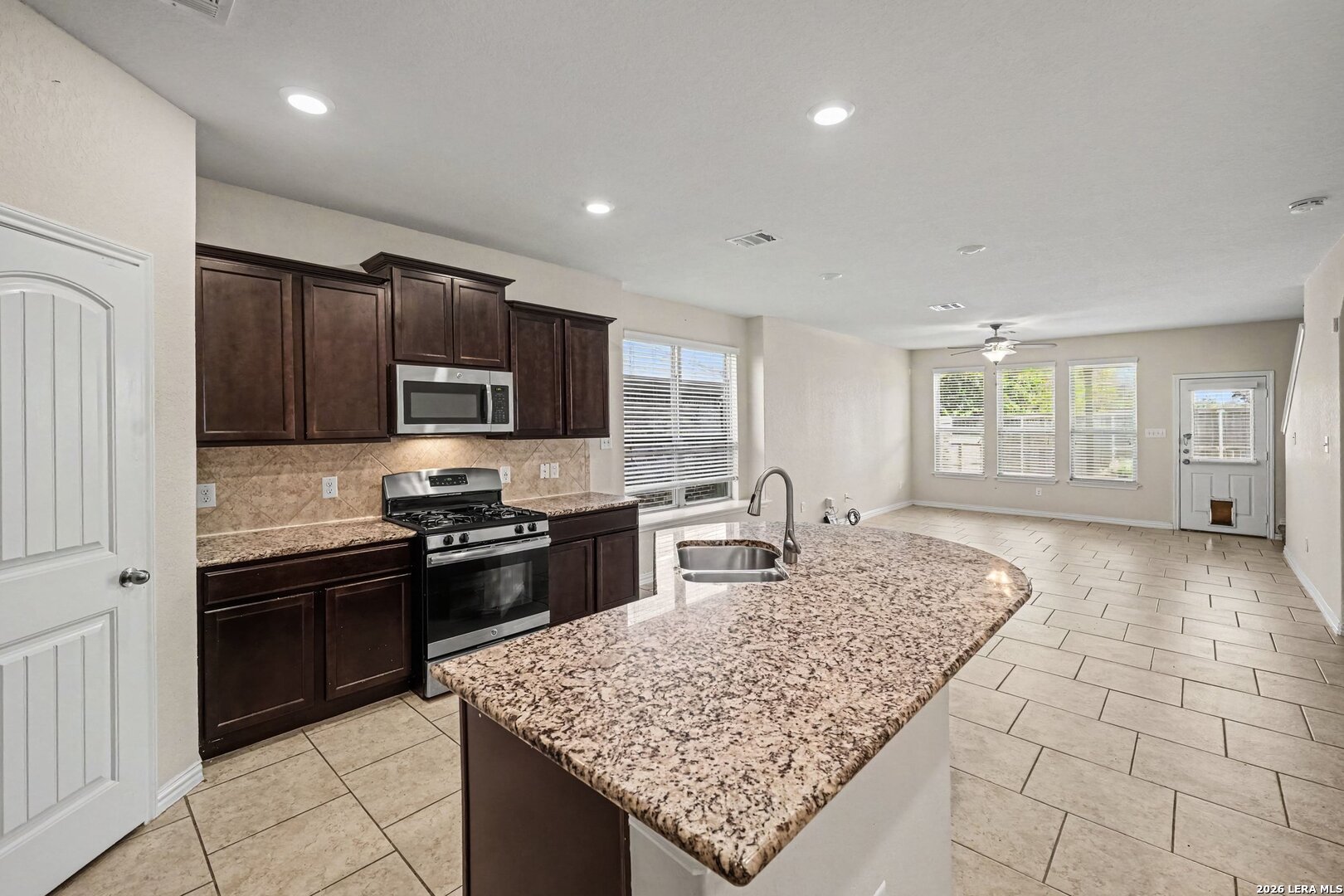 6043 Akin Song San Antonio TX 78261