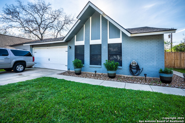 10315 Country Bluff San Antonio TX 78240