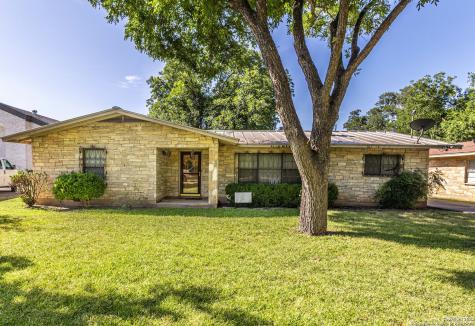 319 W Oak Street Uvalde TX 78801