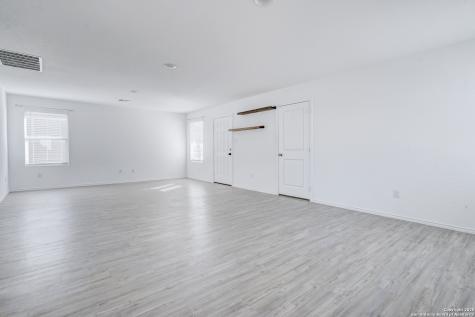 5918 San Geronimo Seguin TX 78155
