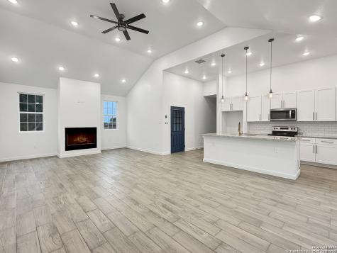 107 S Lon Price Blanco TX 78606