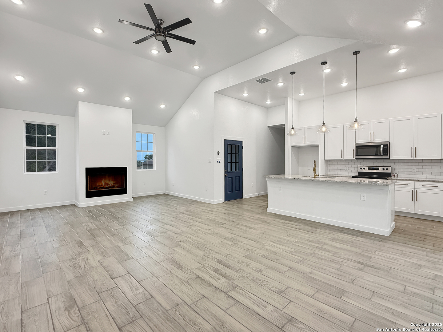 107 S Lon Price Blanco TX 78606