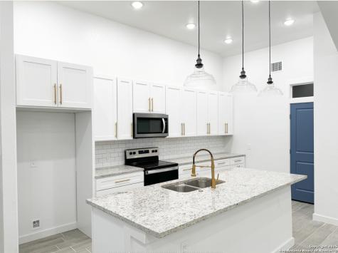 107 S Lon Price Blanco TX 78606