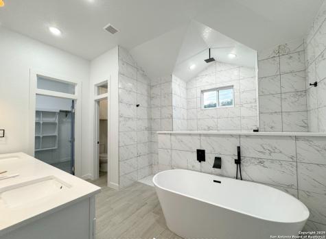 107 S Lon Price Blanco TX 78606