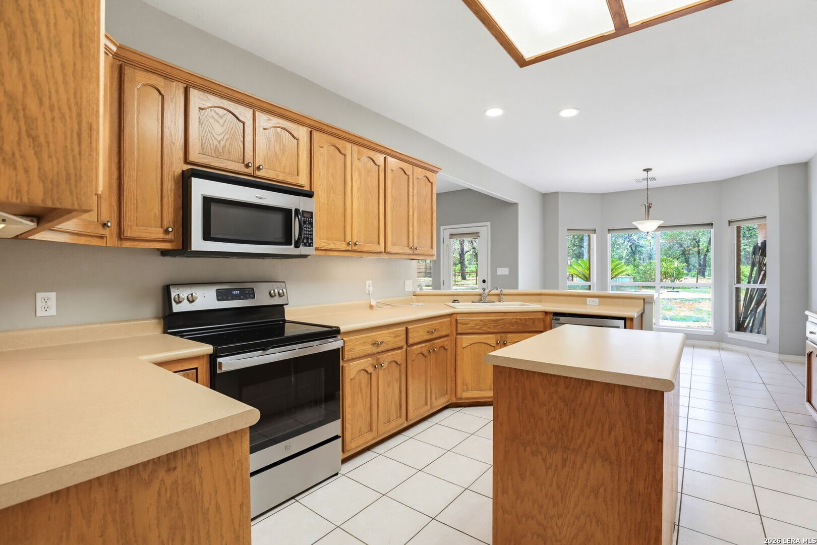 1220 Country View Dr., La Vernia TX 78121