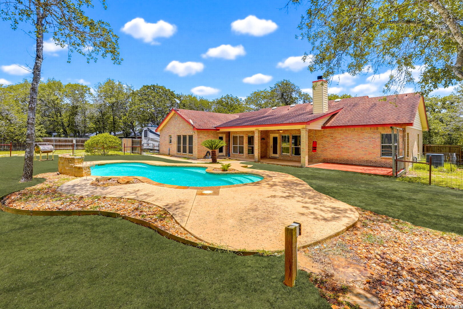 1220 Country View Dr., La Vernia TX 78121