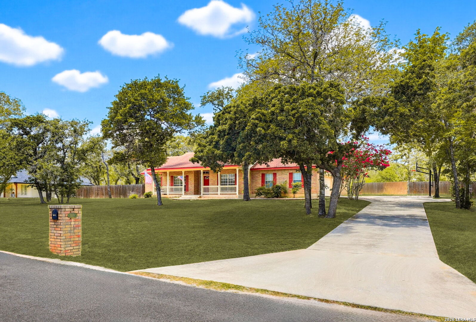 1220 Country View Dr., La Vernia TX 78121