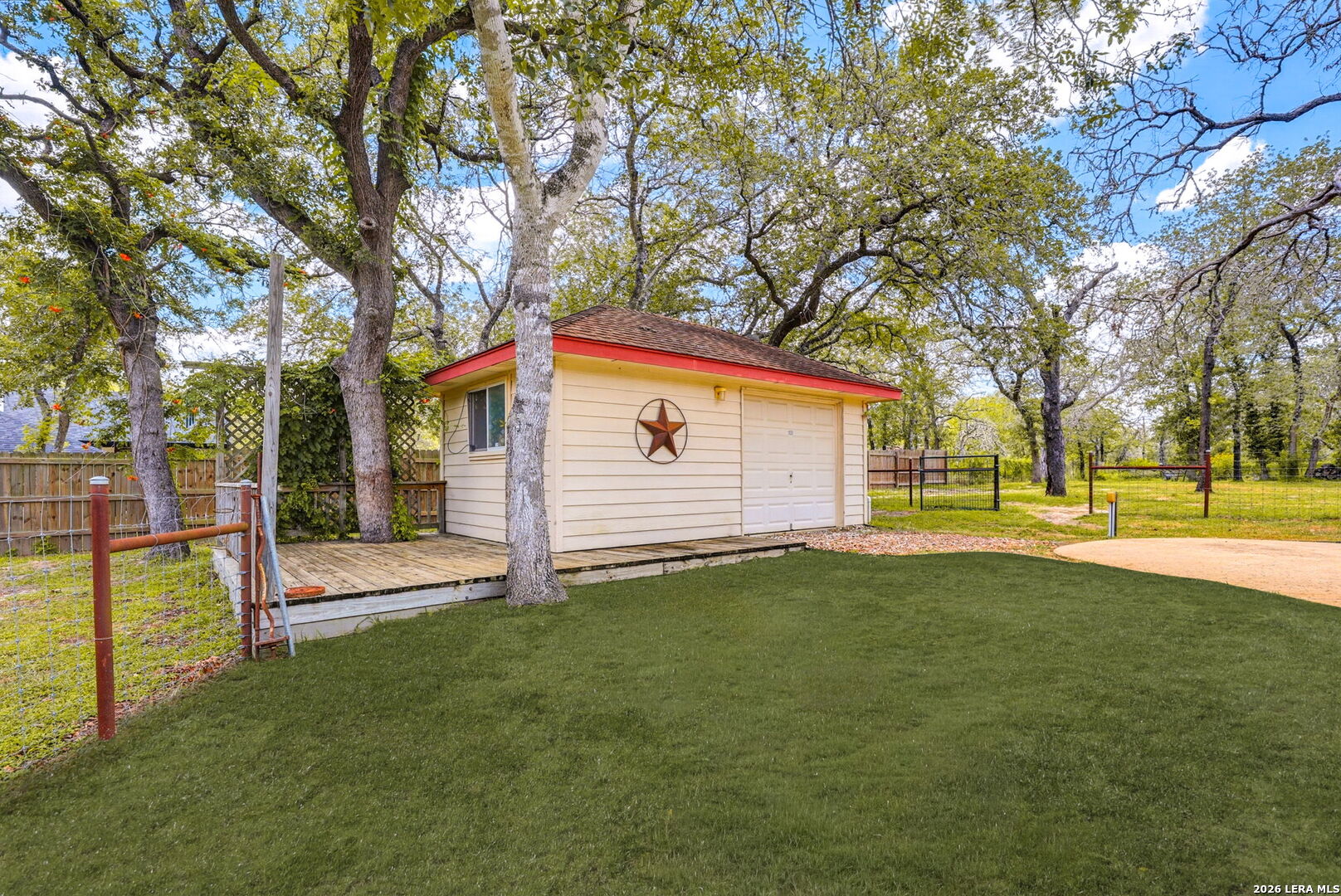 1220 Country View Dr., La Vernia TX 78121