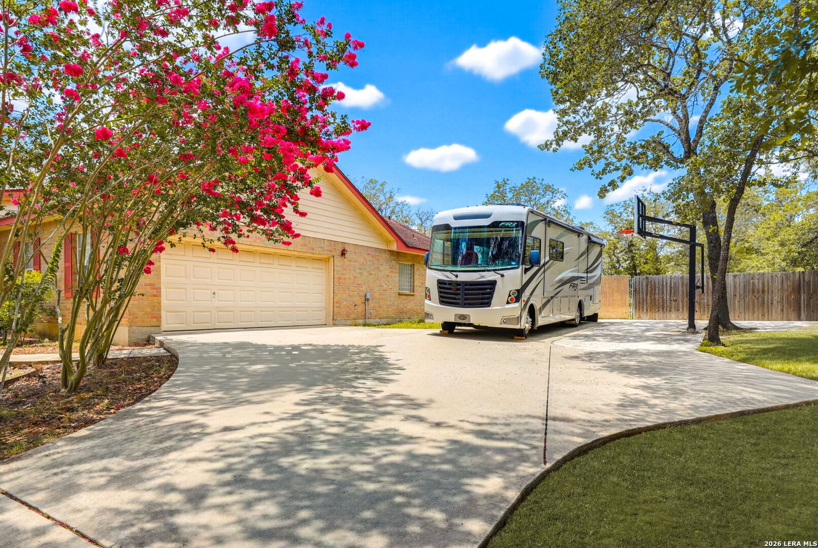1220 Country View Dr., La Vernia TX 78121