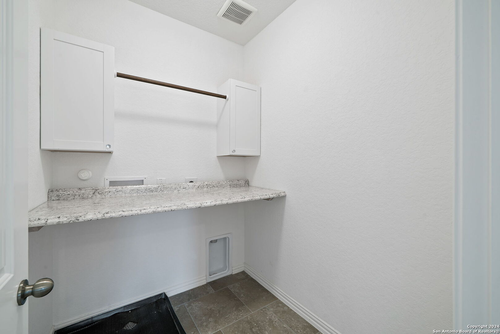 2523 Golden Rain San Antonio TX 78245