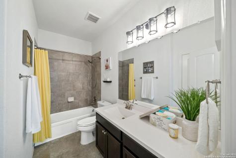 2523 Golden Rain San Antonio TX 78245