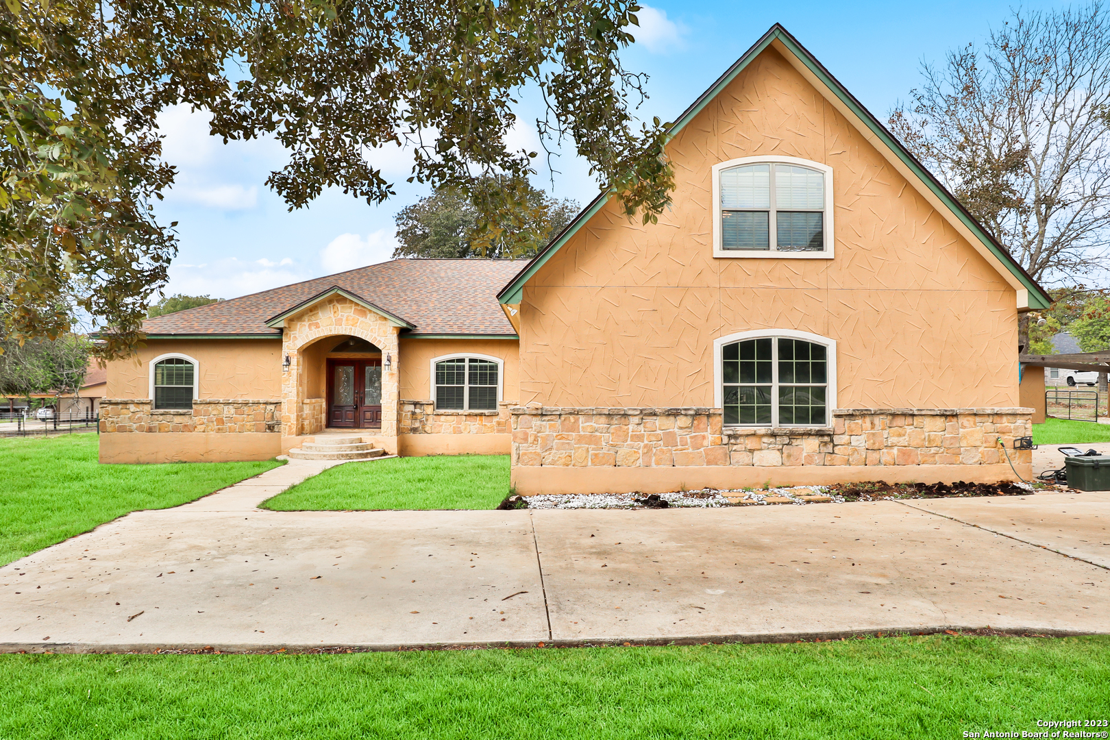 273 Saddle Lane Floresville TX 78114
