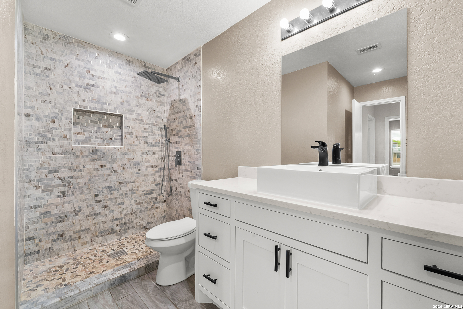 7738 Cedar Farm San Antonio TX 78239