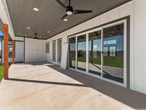 465 W Wetz Road Marion TX 78124