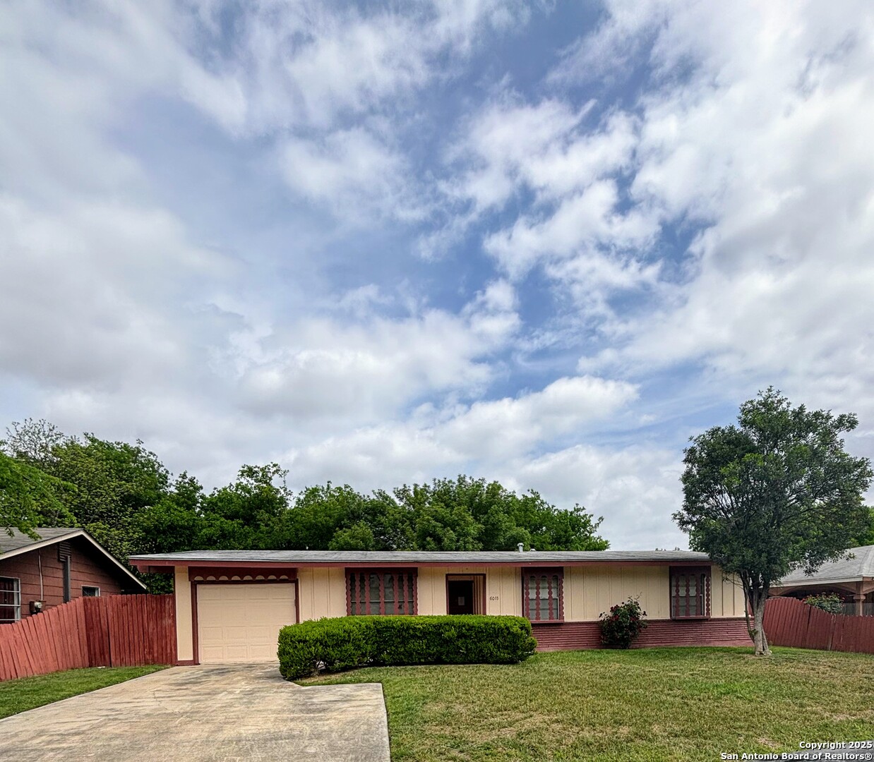 6011 Lark Valley Drive San Antonio TX 78242