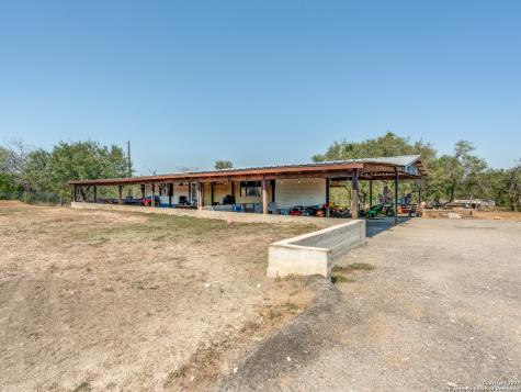 470 Country Acres Seguin TX 78155