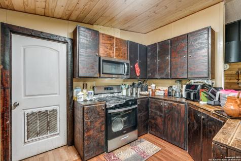 470 Country Acres Seguin TX 78155