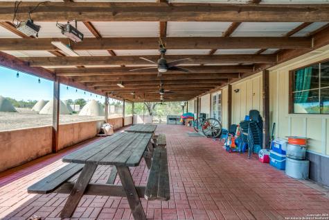 470 Country Acres Seguin TX 78155