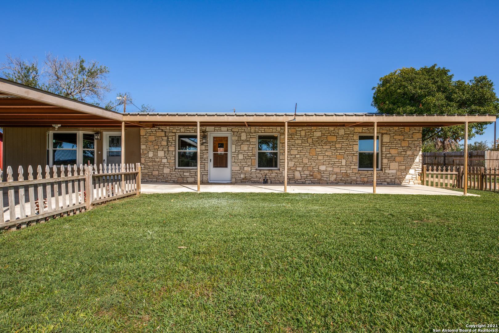 120 Westwood Drive Comfort TX 78013
