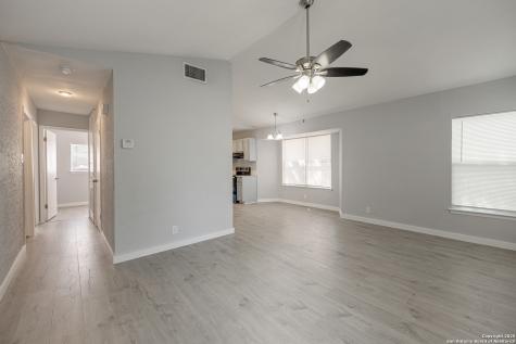 4114 Dakota Sun San Antonio TX 78244