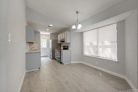 4114 Dakota Sun San Antonio TX 78244