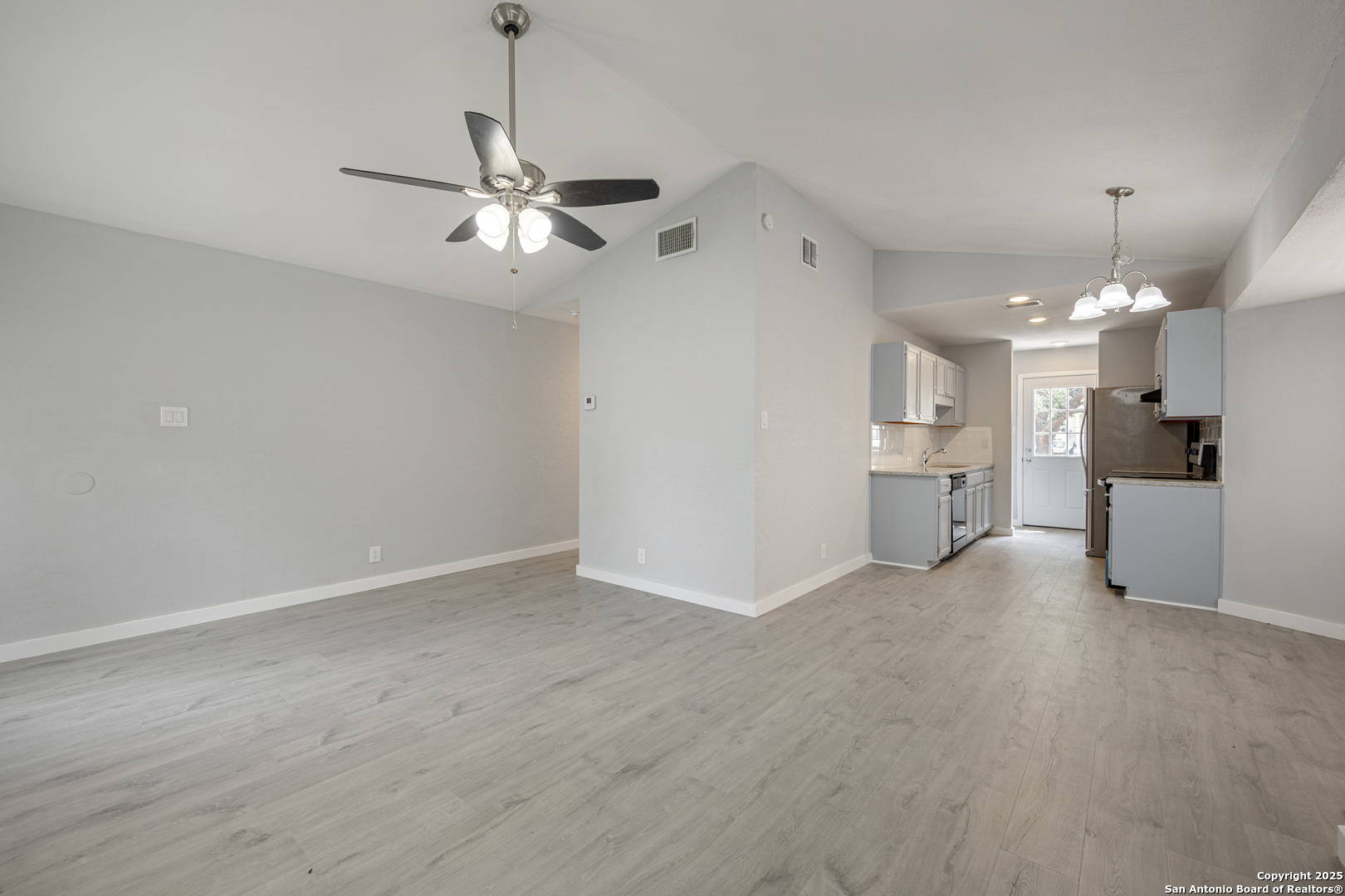 4114 Dakota Sun San Antonio TX 78244