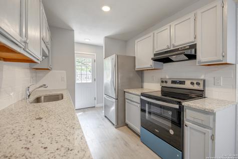 4114 Dakota Sun San Antonio TX 78244