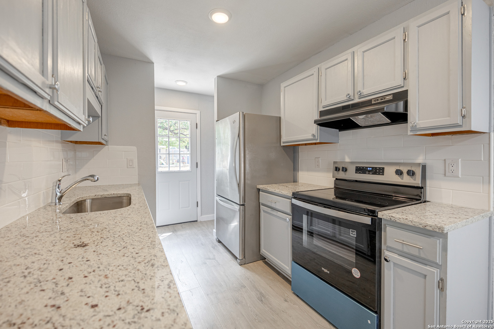4114 Dakota Sun San Antonio TX 78244