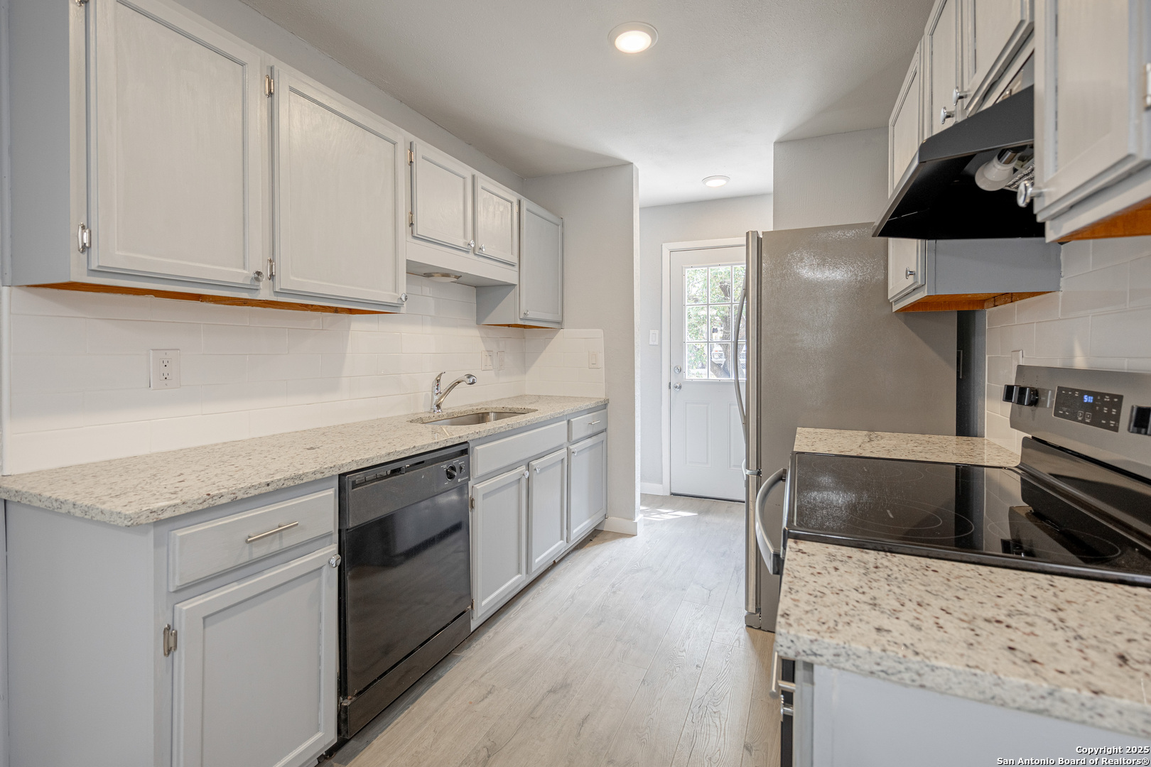 4114 Dakota Sun San Antonio TX 78244