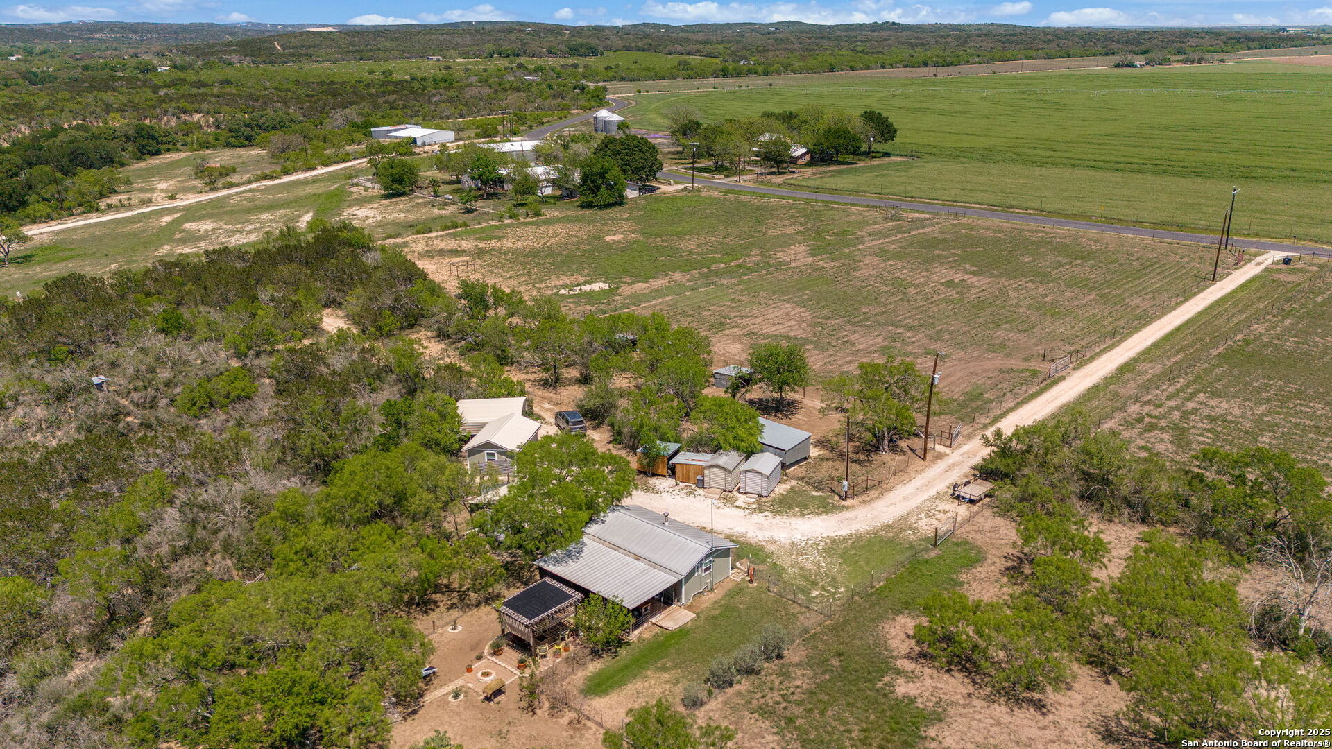 906 County Road 2615 Rio Medina TX 78066