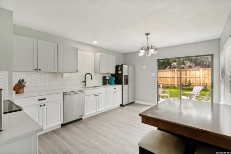 6703 Country Breeze San Antonio TX 78240
