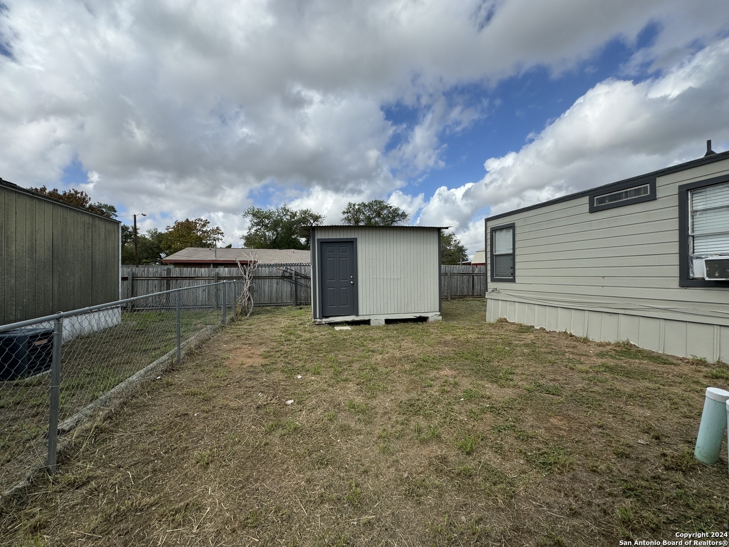1217 Southway Pleasanton TX 78064
