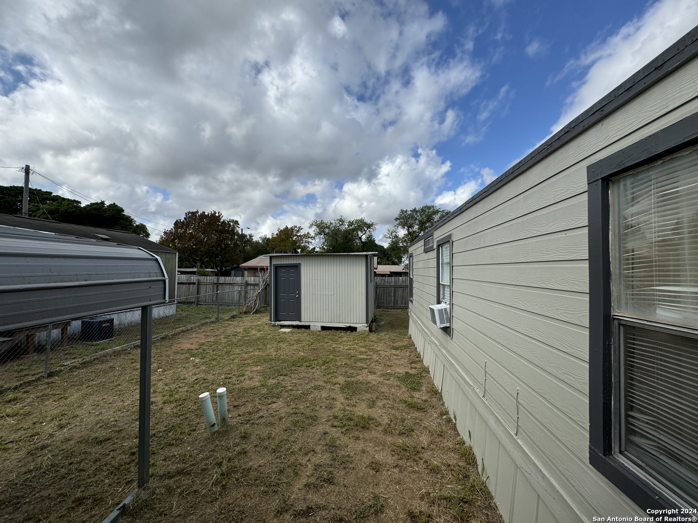 1217 Southway Pleasanton TX 78064
