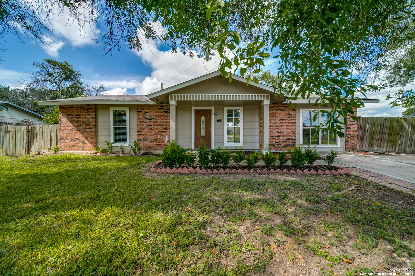7126 Glen Heights San Antonio TX 78239