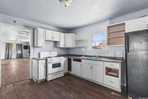 829 N Goodrich Seguin TX 78155