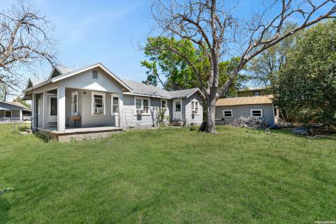 829 N Goodrich Seguin TX 78155