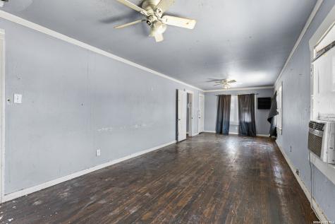 829 N Goodrich Seguin TX 78155