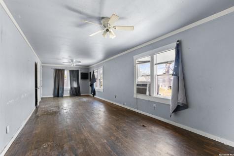 829 N Goodrich Seguin TX 78155