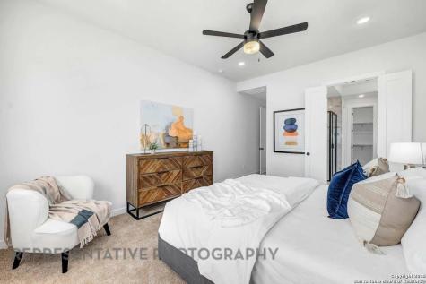 148 Spanish Oak Castroville TX 78009