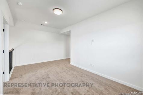 148 Spanish Oak Castroville TX 78009