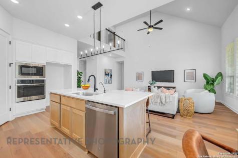 148 Spanish Oak Castroville TX 78009
